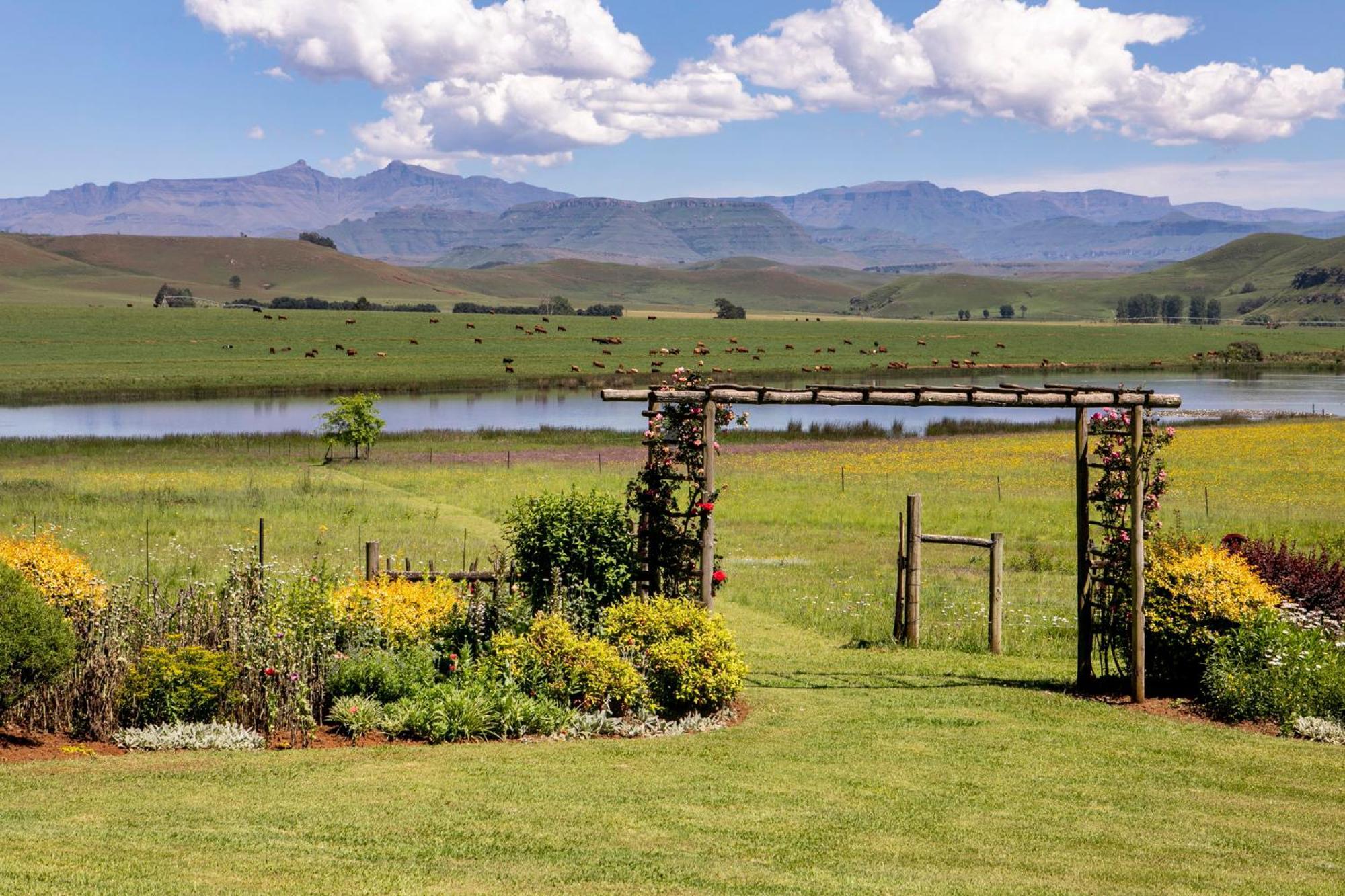 Khanyeni Himeville Exterior photo